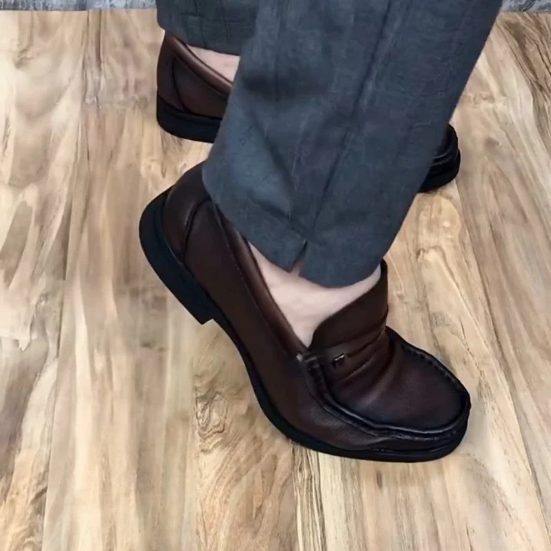 Zapatos de Hombre de Cuero Auténtico con Acabado de Alta Calidad