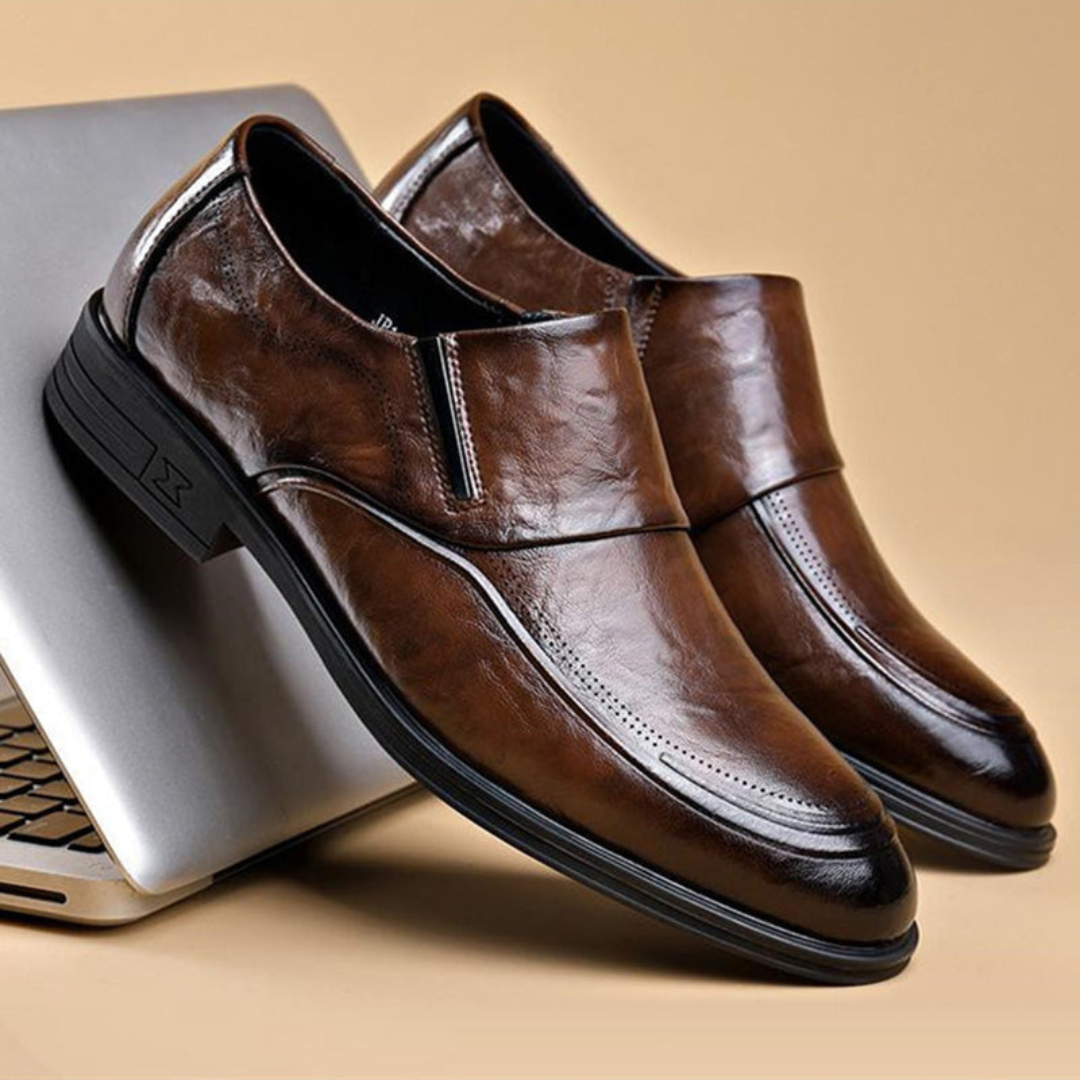 Zapatos de cuero de lujo hechos a mano para hombres.