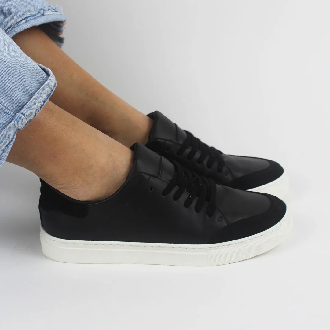 Zapatillas ortopedicas hechas de cuero