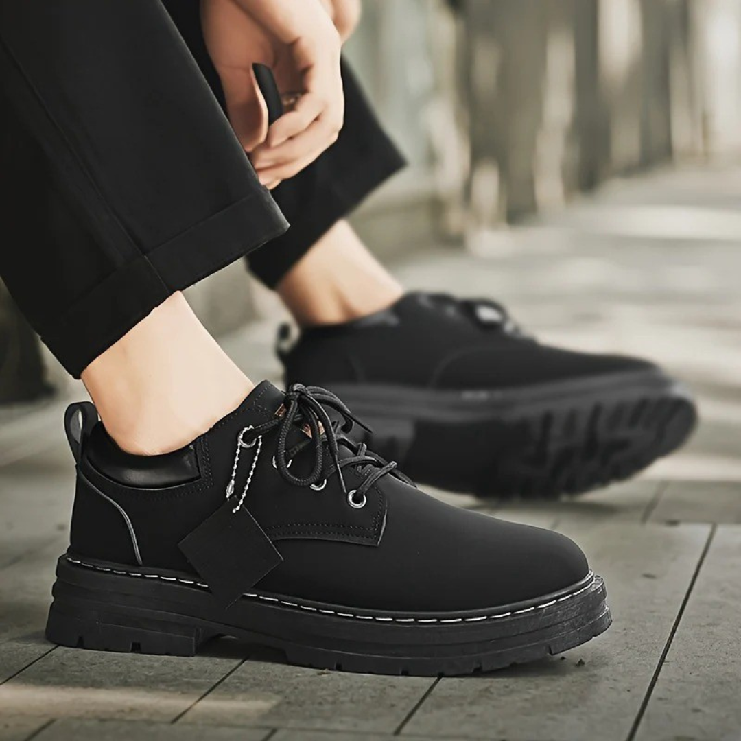 Zapatos con suelas ergonómicas y robustas para hombre