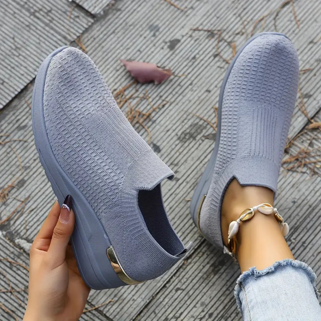 Zapatilla ergonómicas transpirables para mujer con detalle dorado