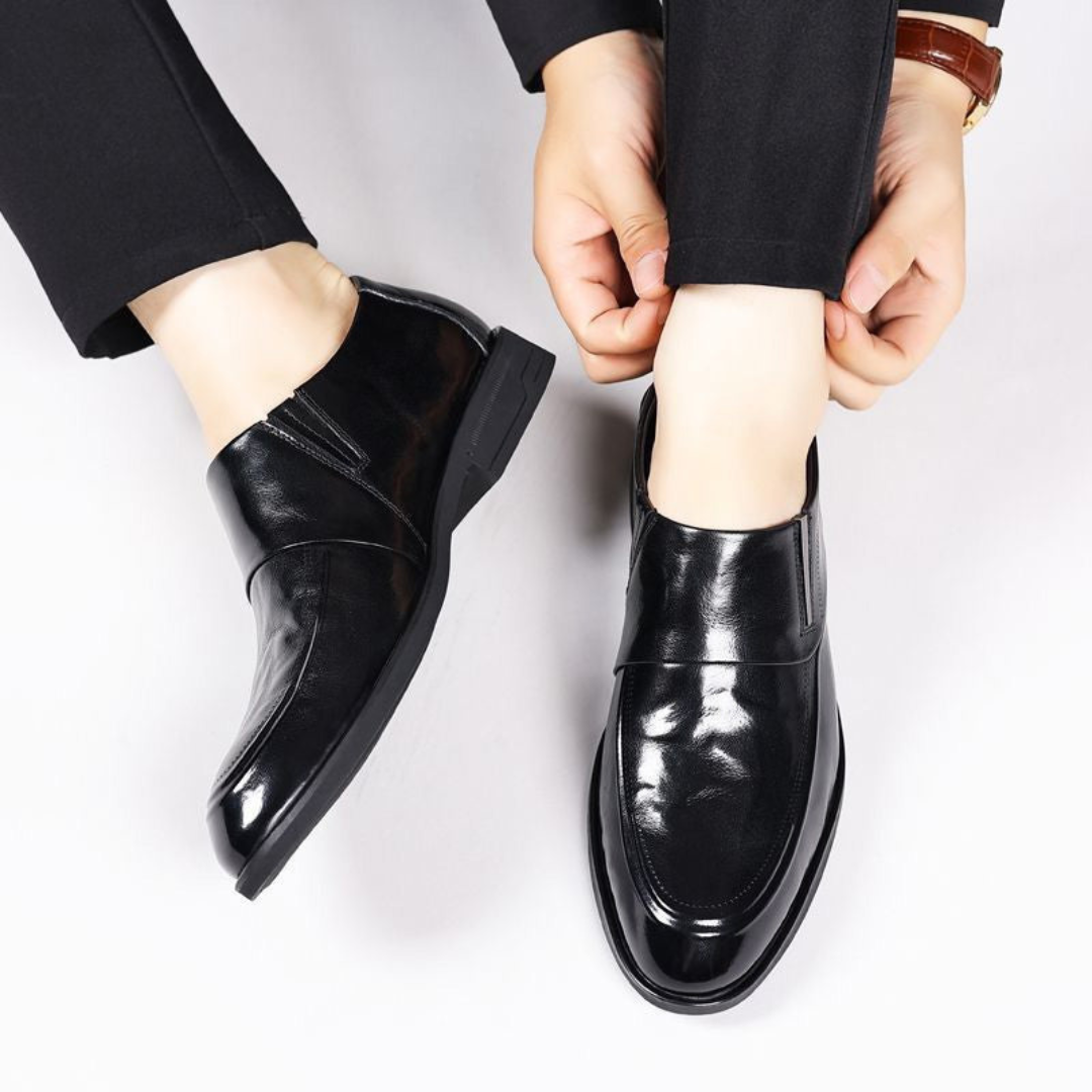 Zapatos de cuero de lujo hechos a mano para hombres.