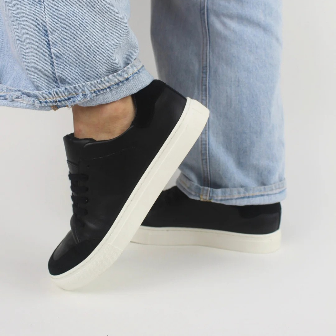 Zapatillas ortopedicas hechas de cuero