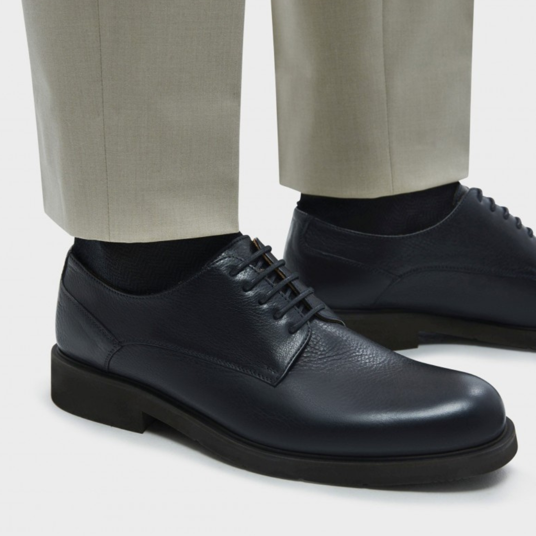 Zapatos de piel con suela resistente y acabado elegante para hombre®
