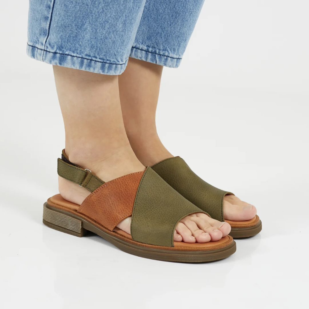 Sandalias de cuero en dos tonos®