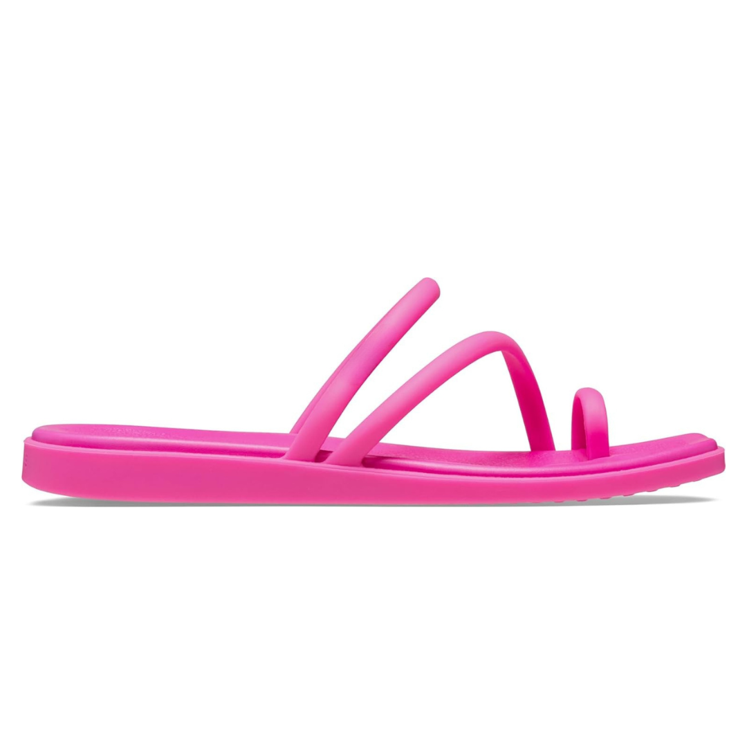 Sandalias de tiras cruzadas con estilo urbano