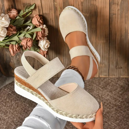 Sandalias cerradas de tacón en gamuza para mujer