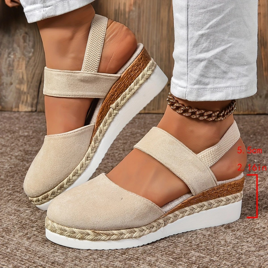 Sandalias cerradas de tacón en gamuza para mujer