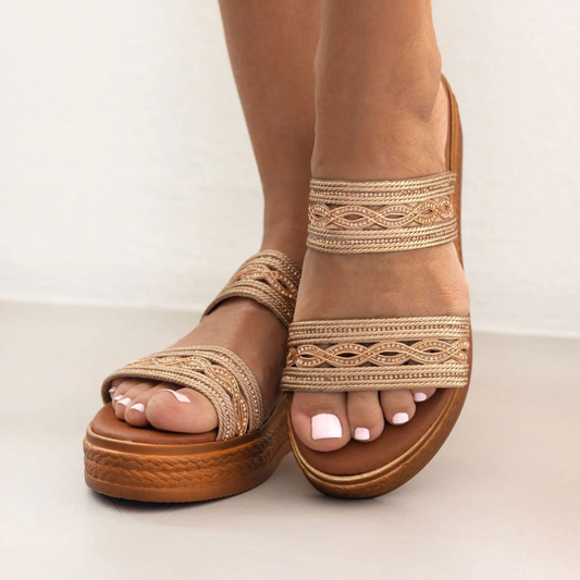 Sandalias planas con diseño elegante