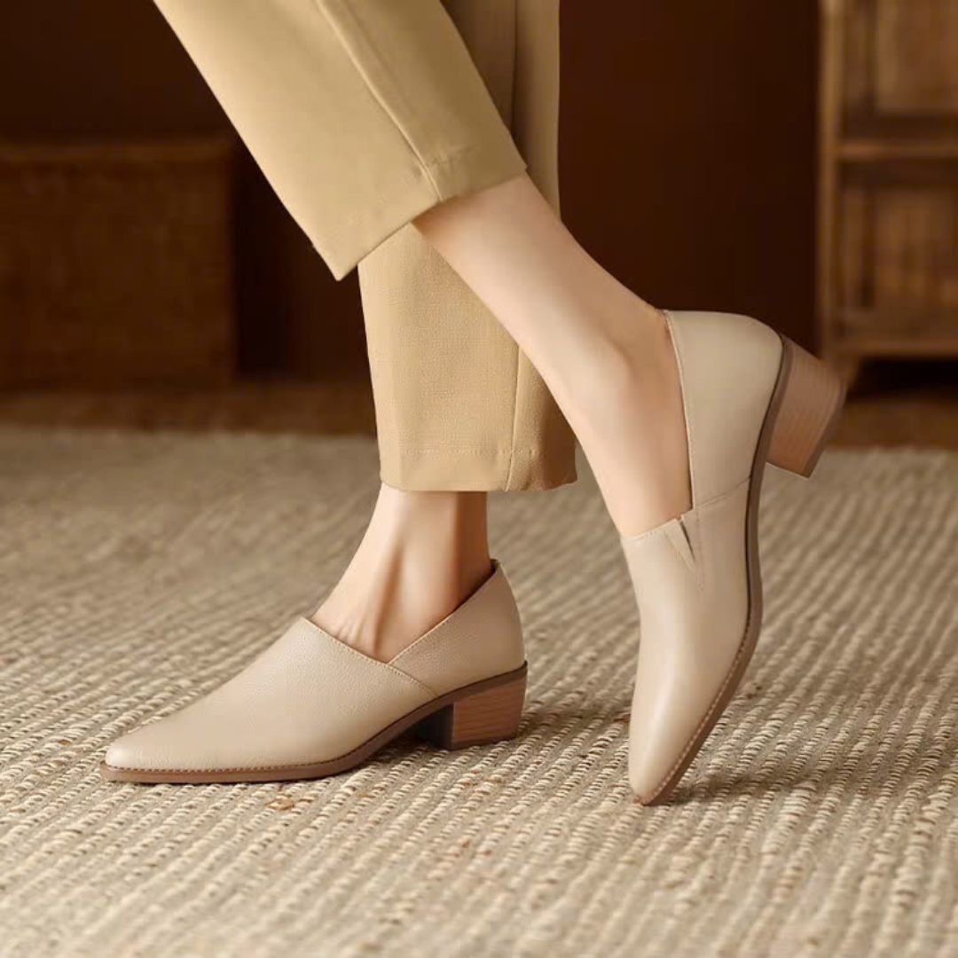 zapatos de piel auténtica con punta puntiaguda y tacón medio