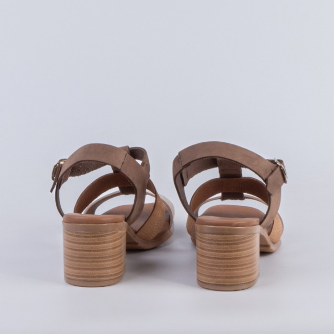 Zandalias de tacon alto elegantes