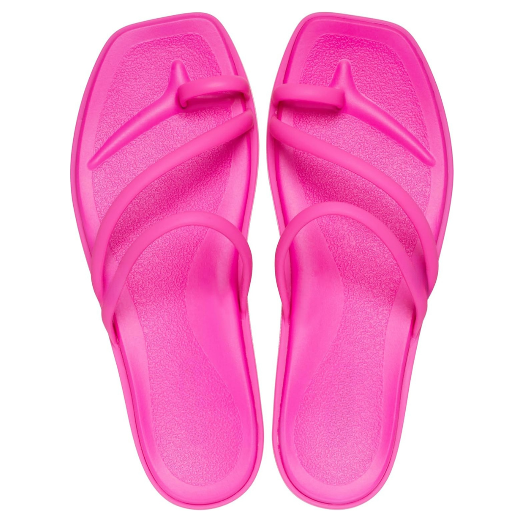 Sandalias de tiras cruzadas con estilo urbano